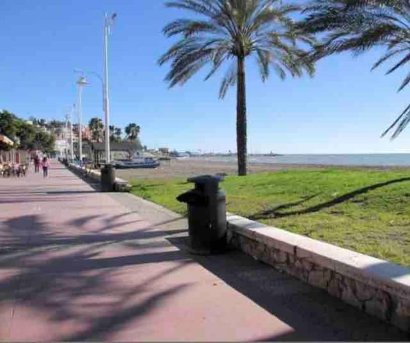 Apartamento En Primera Linea De Playa El Palo Малага Экстерьер фото