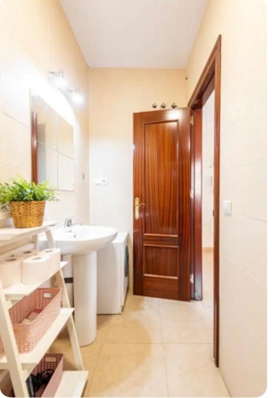 Apartamento En Primera Linea De Playa El Palo Малага Экстерьер фото